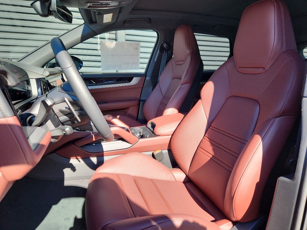New 2026 Porsche Cayenne S image 5