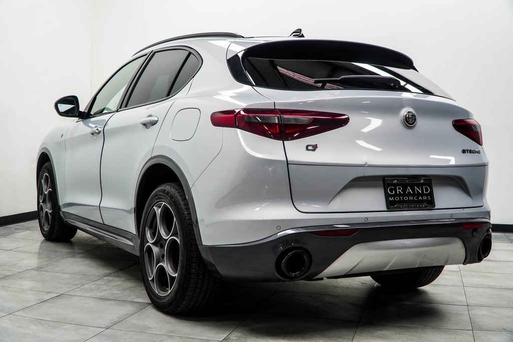 Used 2023 Alfa Romeo Stelvio Ti image 11