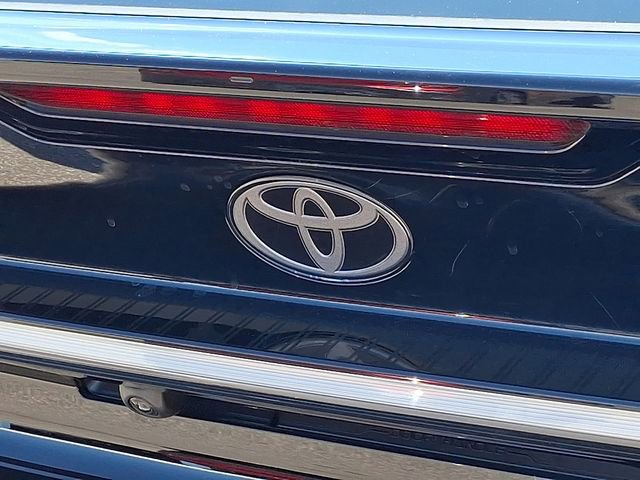 Used 2025 Toyota Prius Plug-In Hybrid FWD image 32