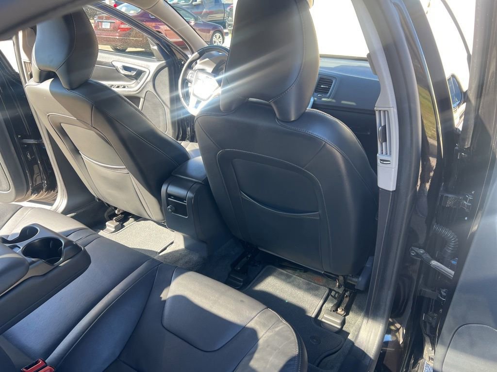 Used 2016 Volvo S60 T5 Premier w/ Convenience Package image 24