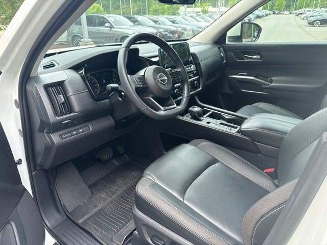 Used 2023 Nissan Pathfinder SL FWD image 8