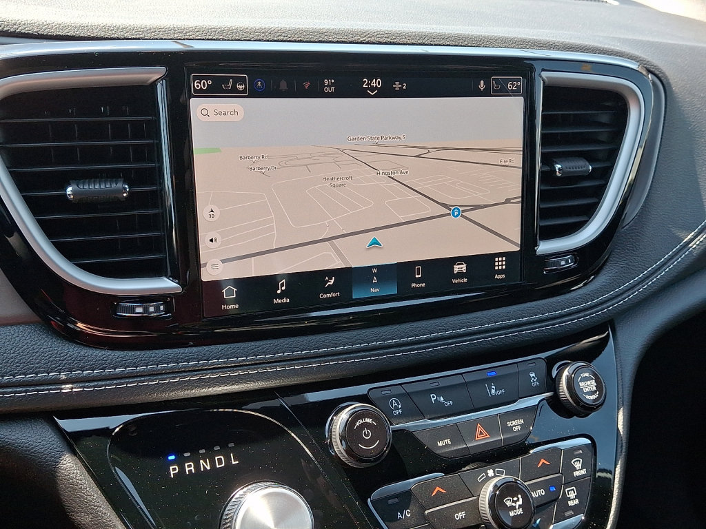 New 2027 Chrysler Pacifica Select AWD/4WD image 16