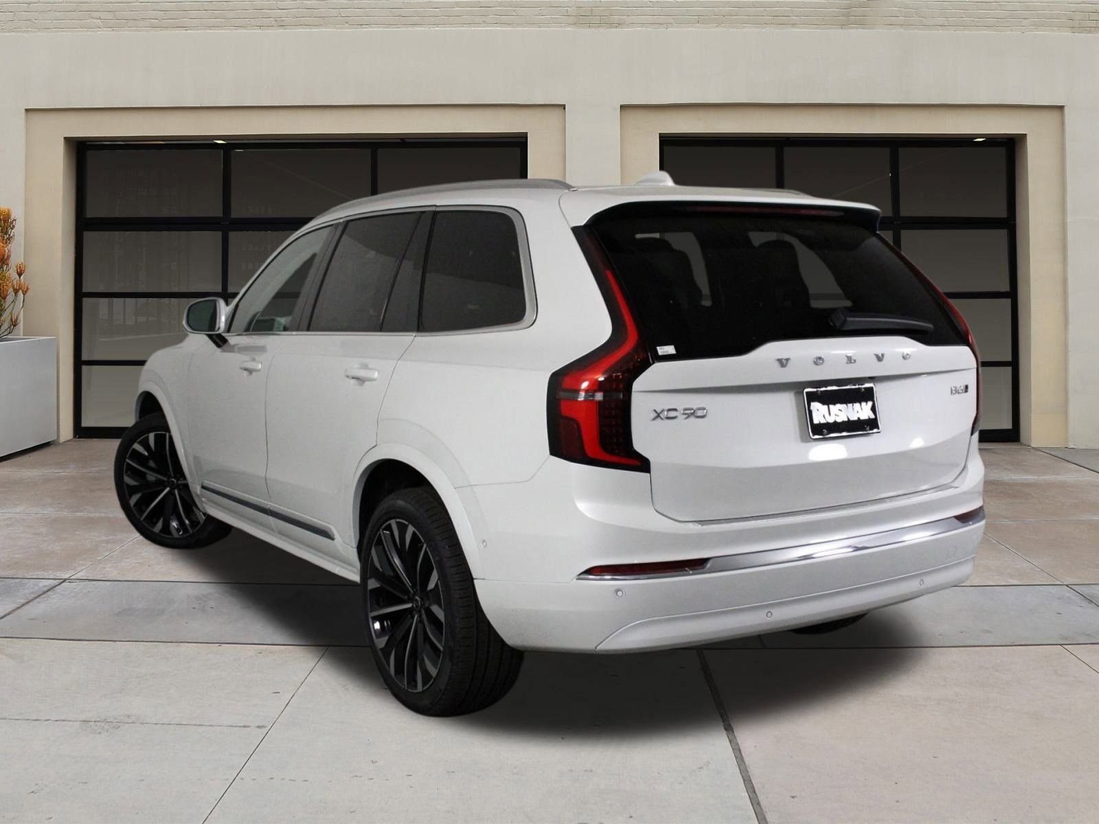New 2025 Volvo XC90 B6 Plus w/ Protection Package Premier image 3