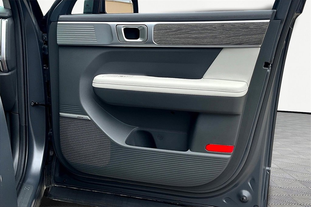 Used 2025 Hyundai Santa Fe Limited image 24