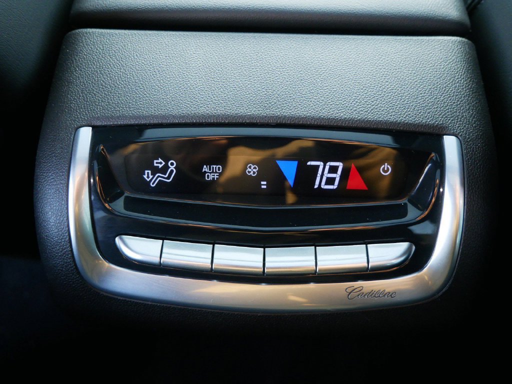 Used 2021 Cadillac XT6 Premium Luxury w/ LPO, ONYX Package AWD/4WD image 13