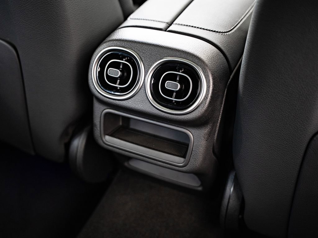 New 2026 Mercedes-Benz GLC 300 4MATIC image 35