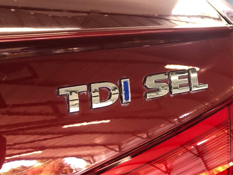 Used 2015 Volkswagen Passat TDI SEL Premium FWD image 19