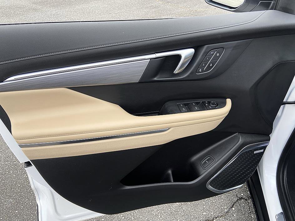 Used 2025 Buick Enclave Preferred w/ Power Package FWD image 9