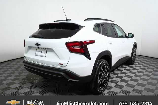 New 2026 Chevrolet Trax RS w/ Sunroof Package FWD image 3