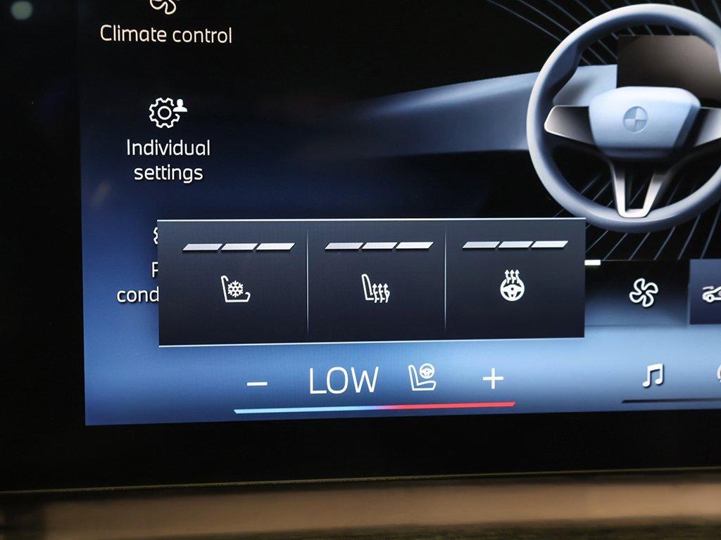 Used 2023 BMW 760i xDrive w/ Parking Assistance Package image 56