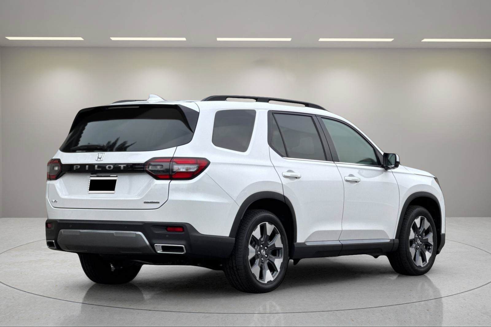 New 2026 Honda Pilot Touring image 3