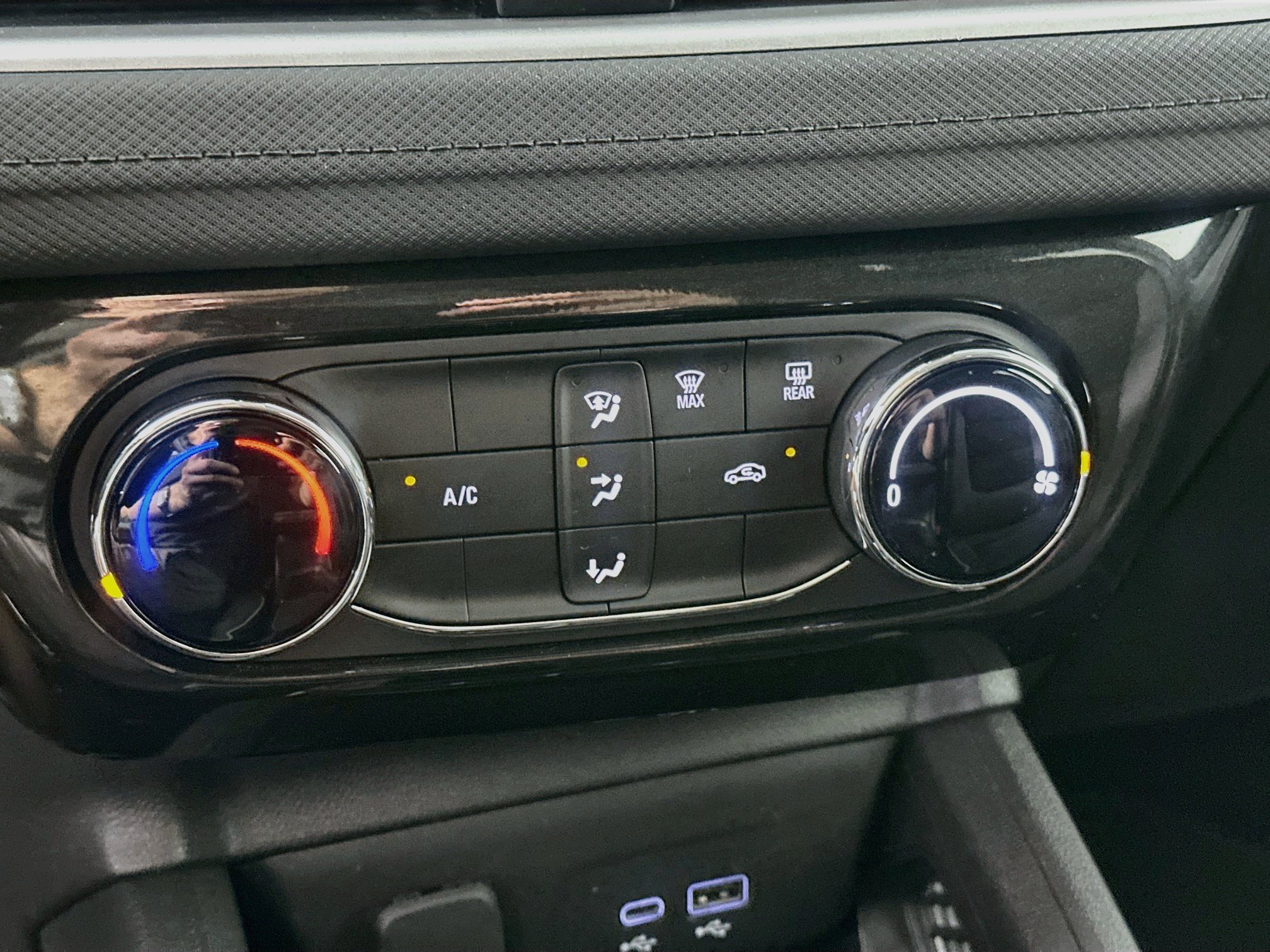 Used 2025 Chevrolet TrailBlazer LT FWD image 22