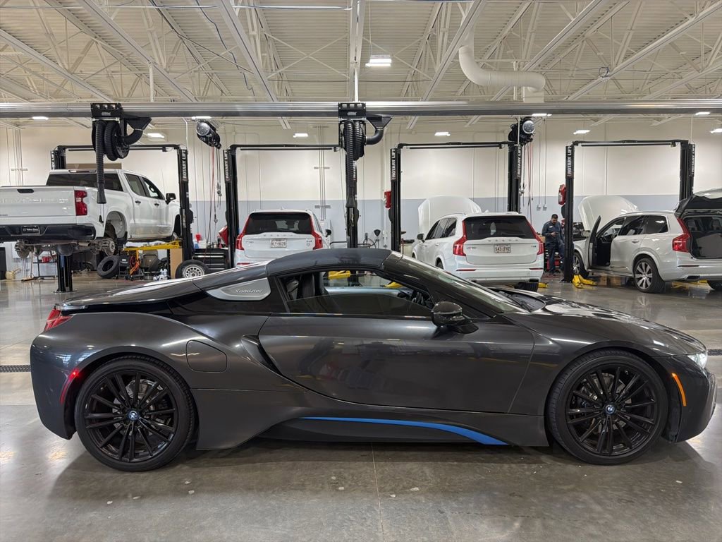 Used 2019 BMW i8 Roadster AWD/4WD image 9
