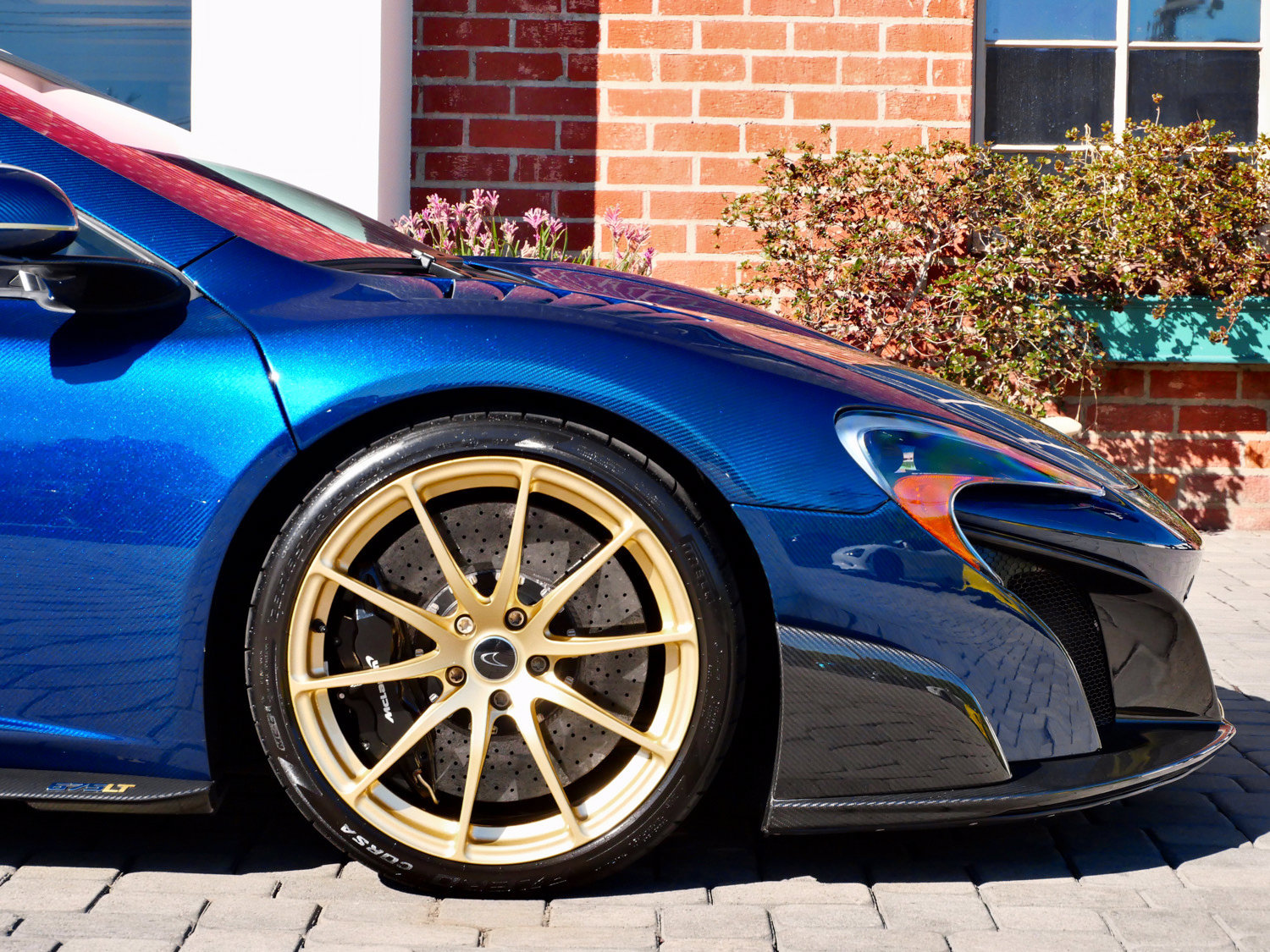 Used 2016 McLaren 675LT Spider RWD image 7