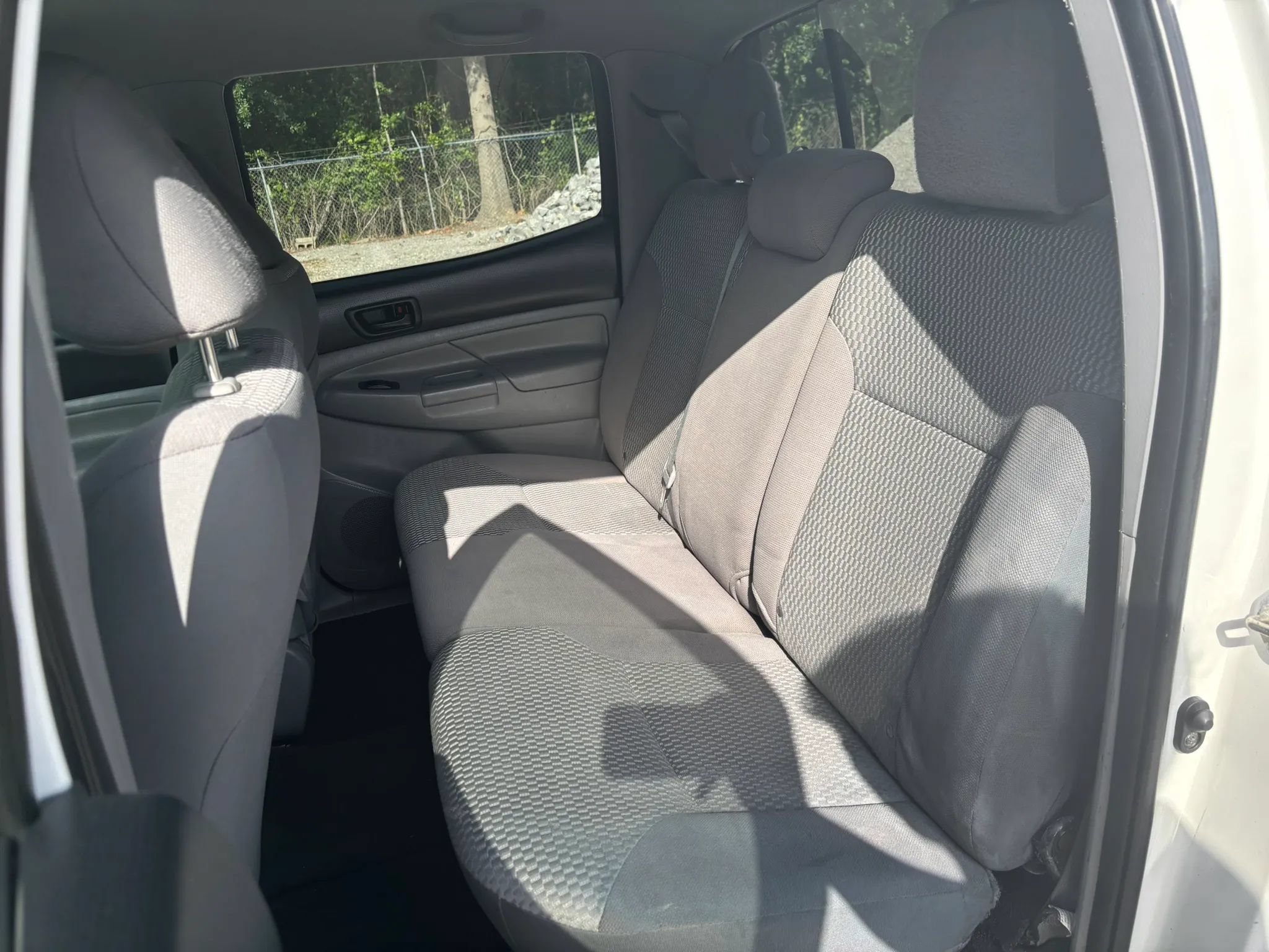 Used 2015 Toyota Tacoma PreRunner w/ SR5 Package RWD image 17