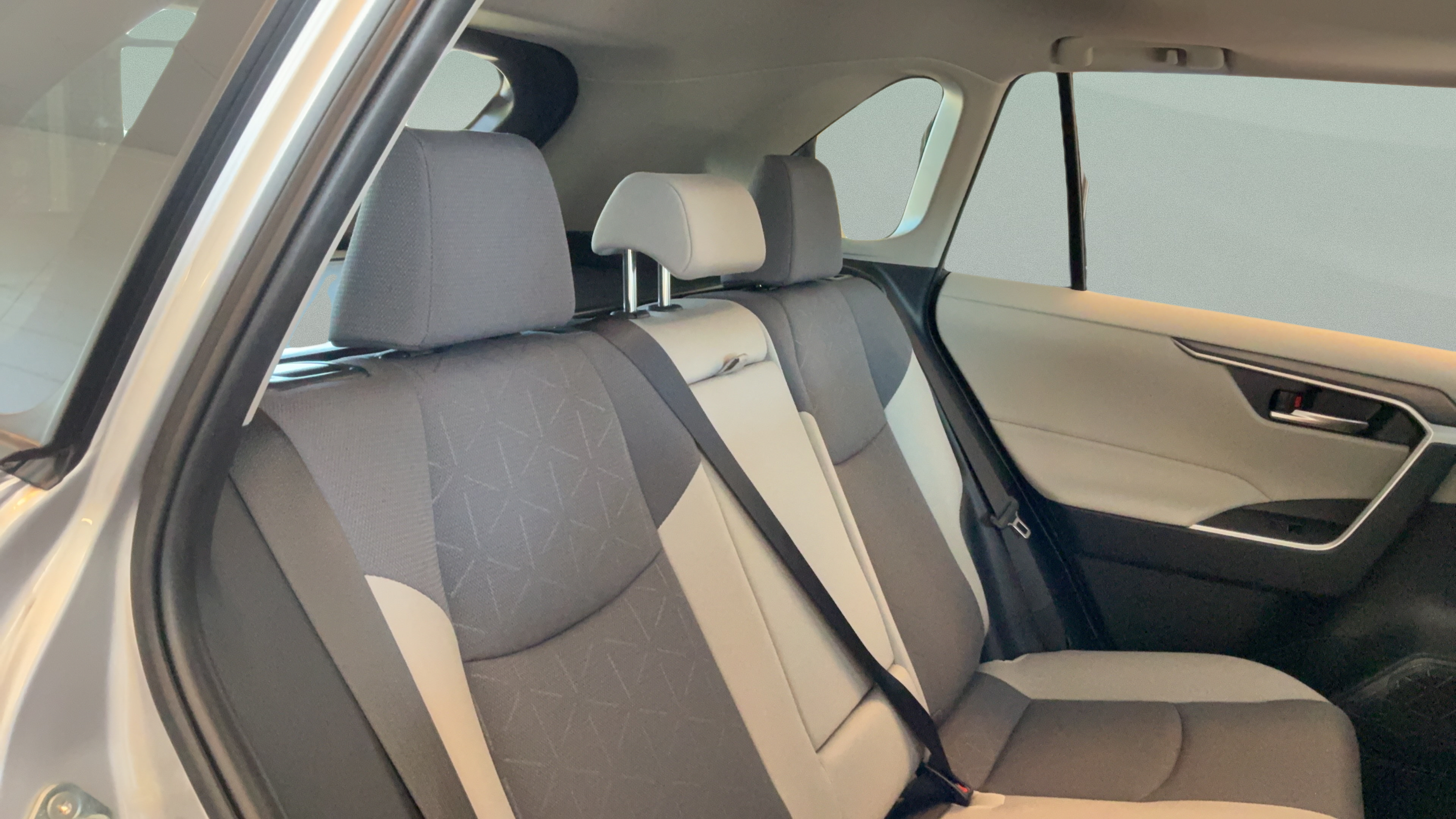 Used 2025 Toyota RAV4 XLE w/ Convenience Package AWD/4WD image 32