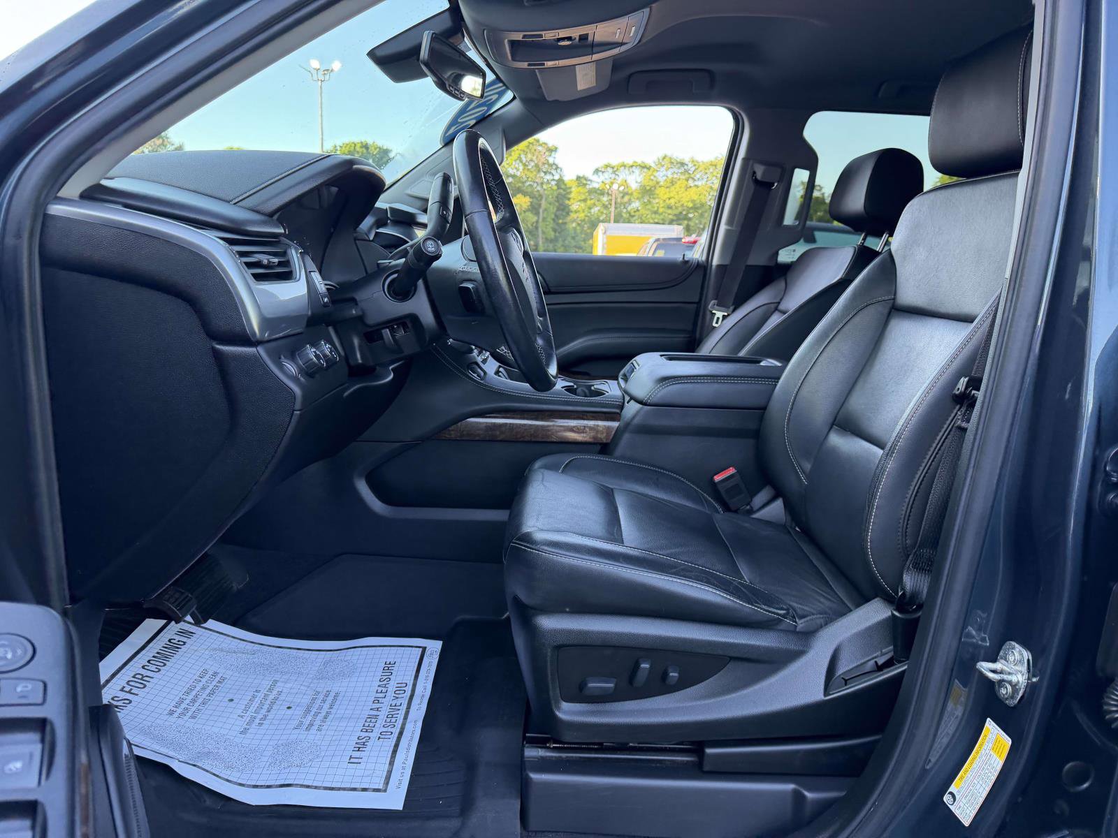 Used 2020 Chevrolet Suburban LT w/ RST Edition AWD/4WD image 8