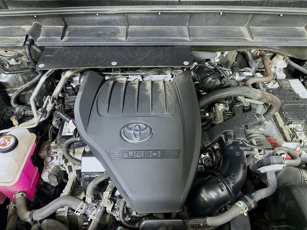 Used 2023 Toyota Highlander XLE FWD image 9