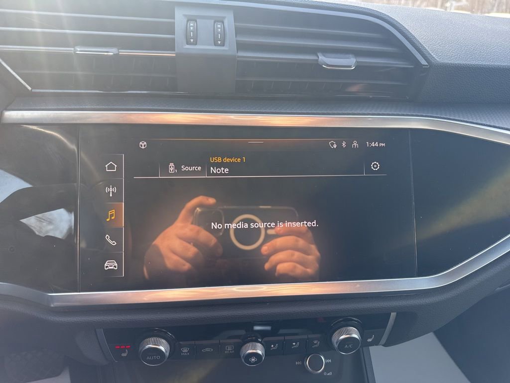 Used 2025 Audi Q3 2.0T Premium image 28