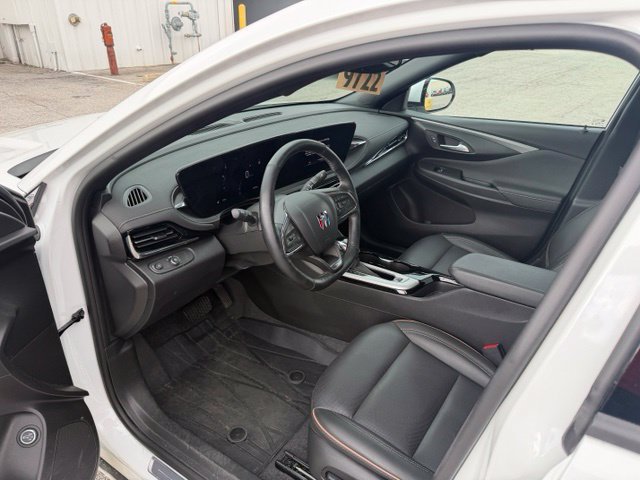 Used 2025 Buick Envista Avenir FWD image 12