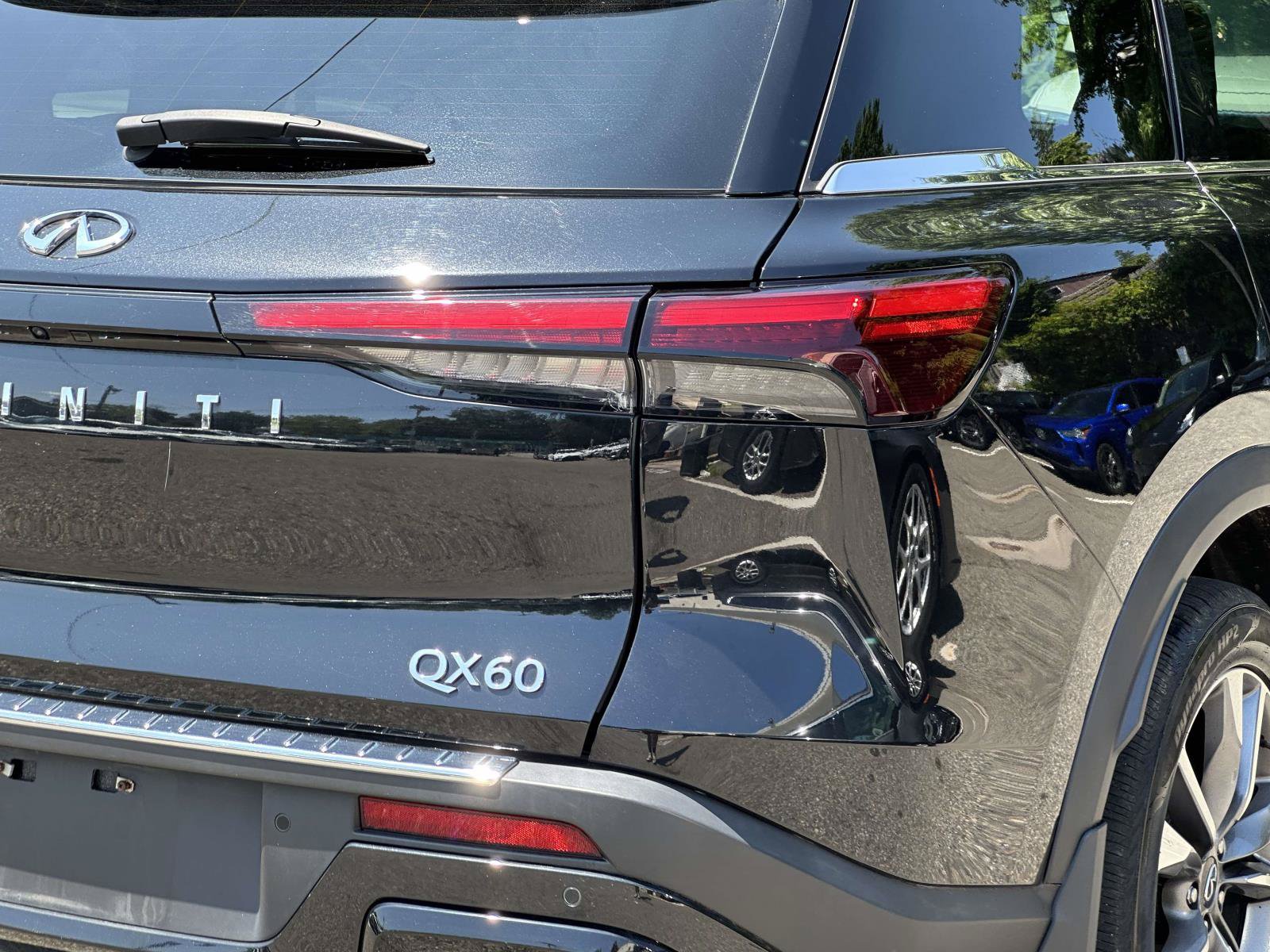 Used 2023 INFINITI QX60 Luxe w/ Cargo Package AWD/4WD image 11