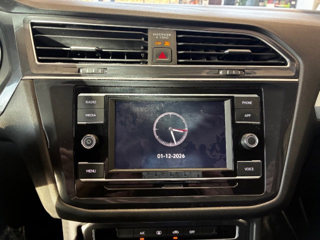 Used 2020 Volkswagen Tiguan S image 24