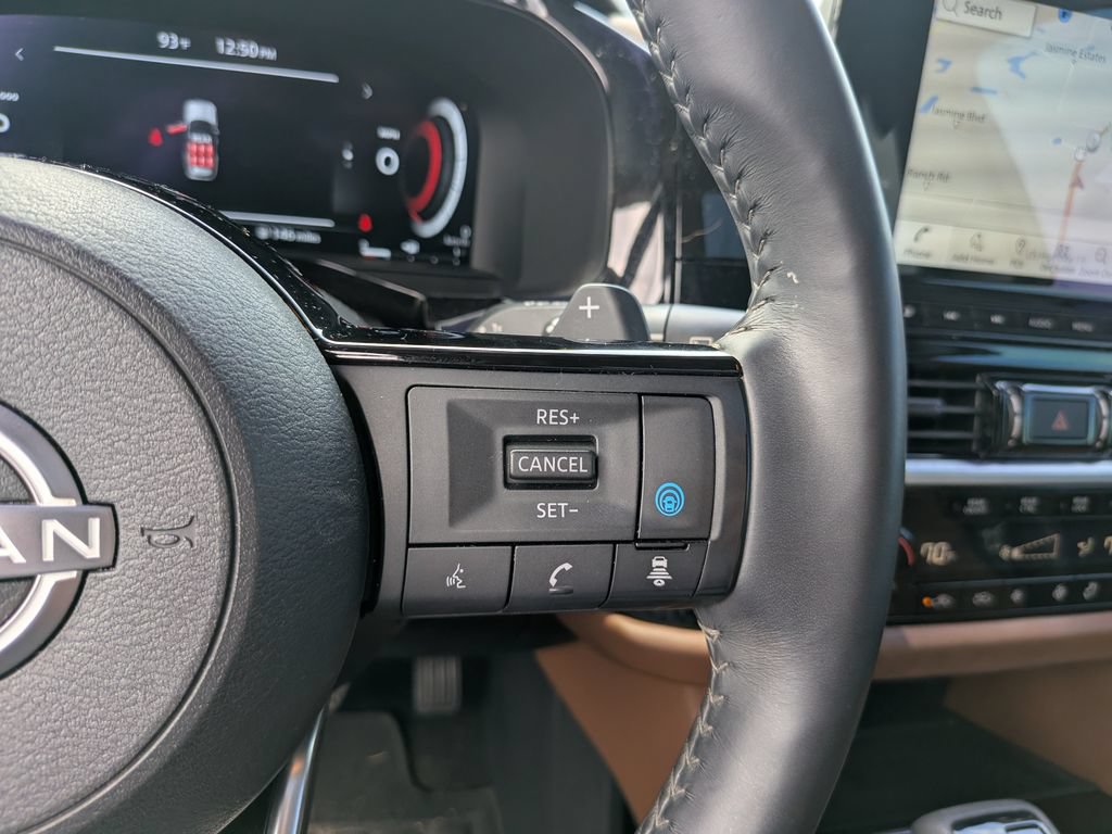Used 2024 Nissan Pathfinder Platinum w/ Black Appearance Package FWD image 31