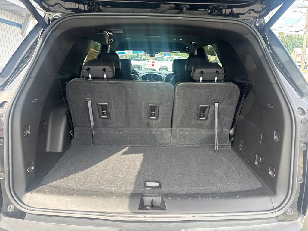 Used 2023 Chevrolet Traverse RS w/ LPO, Floor Liner Package FWD image 18