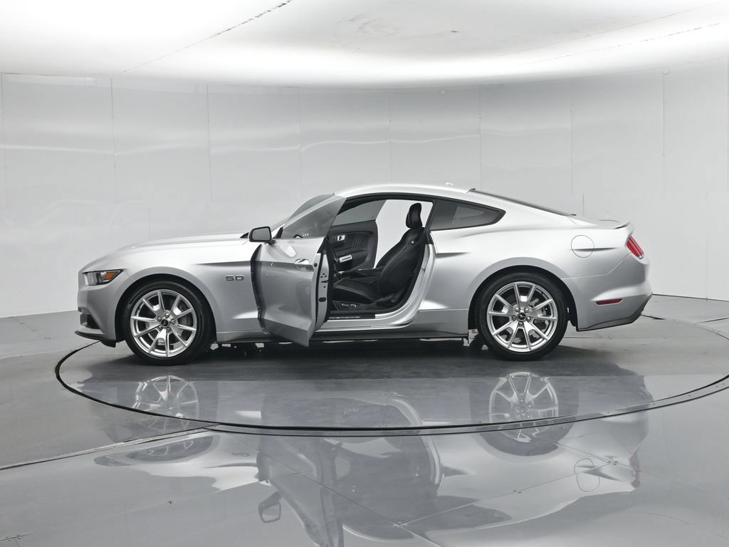 Used 2015 Ford Mustang GT Premium w/ Equipment Group 401A RWD image 4