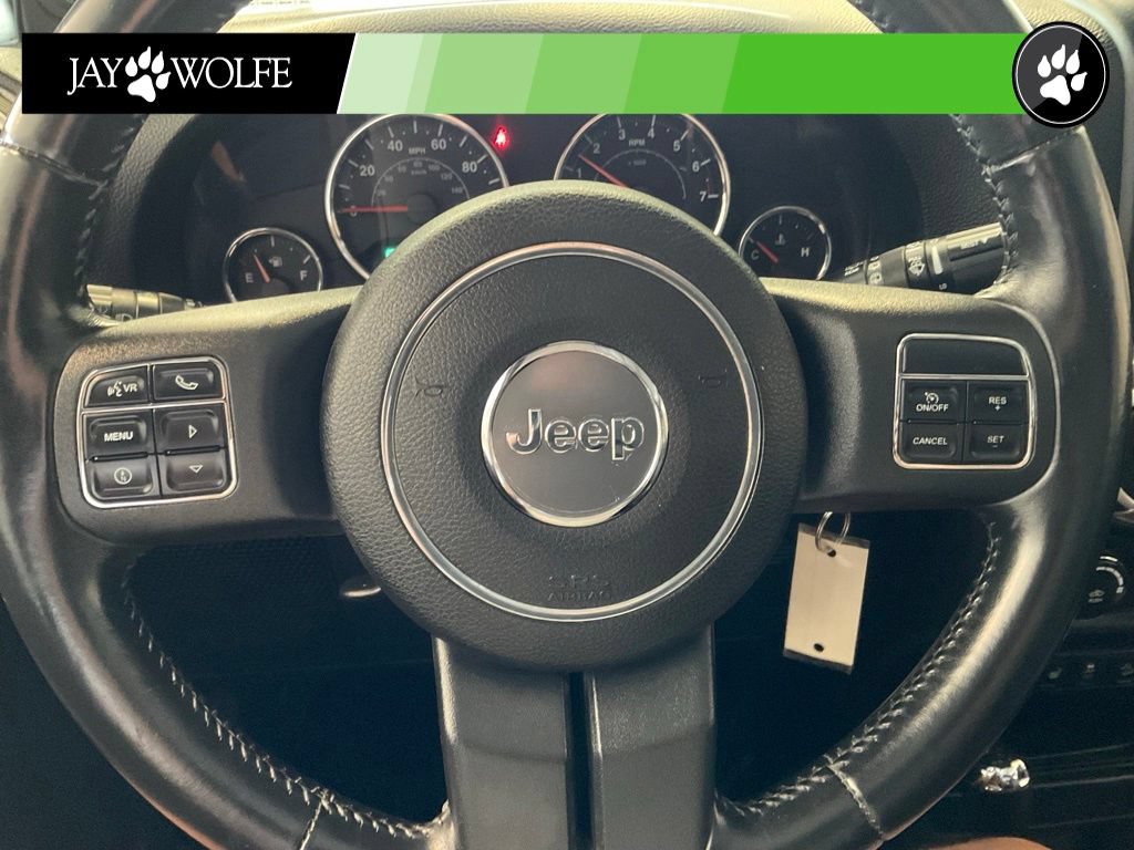 Used 2014 Jeep Wrangler Unlimited Rubicon w/ Connectivity Group AWD/4WD image 12