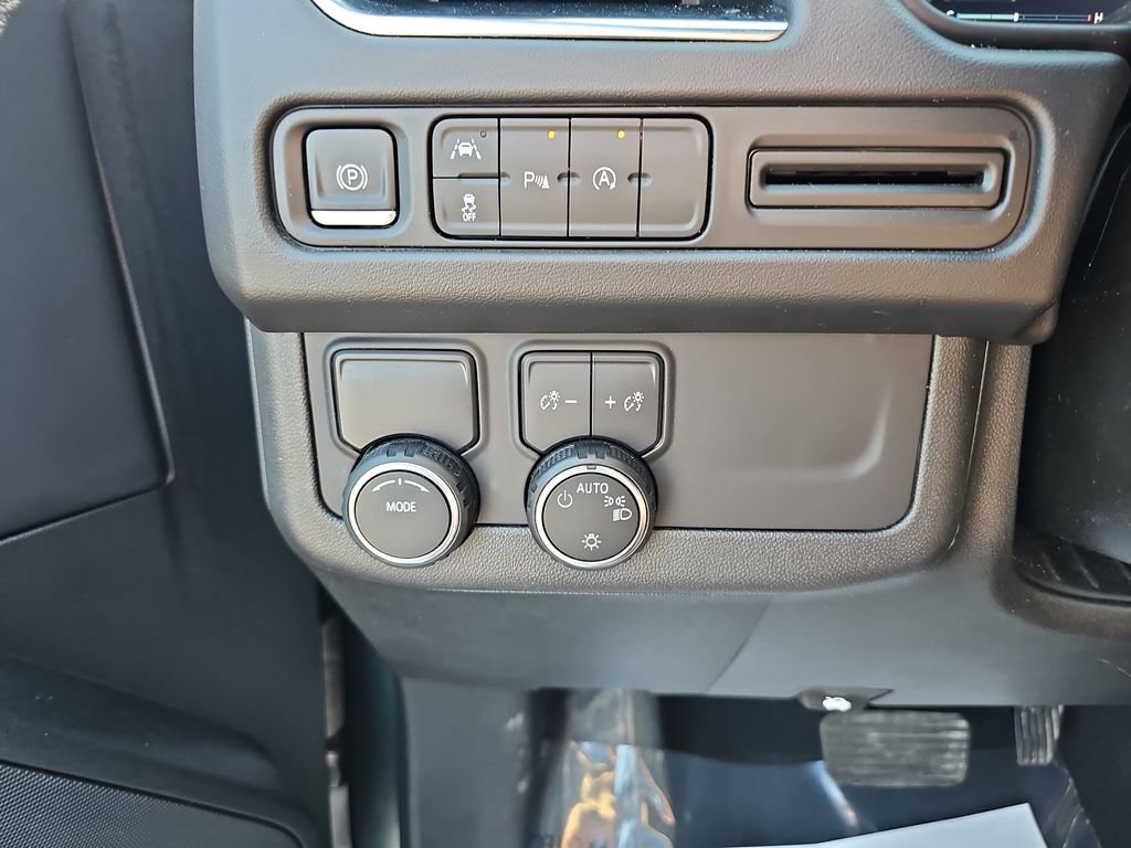 Used 2024 Chevrolet Tahoe Premier RWD image 29