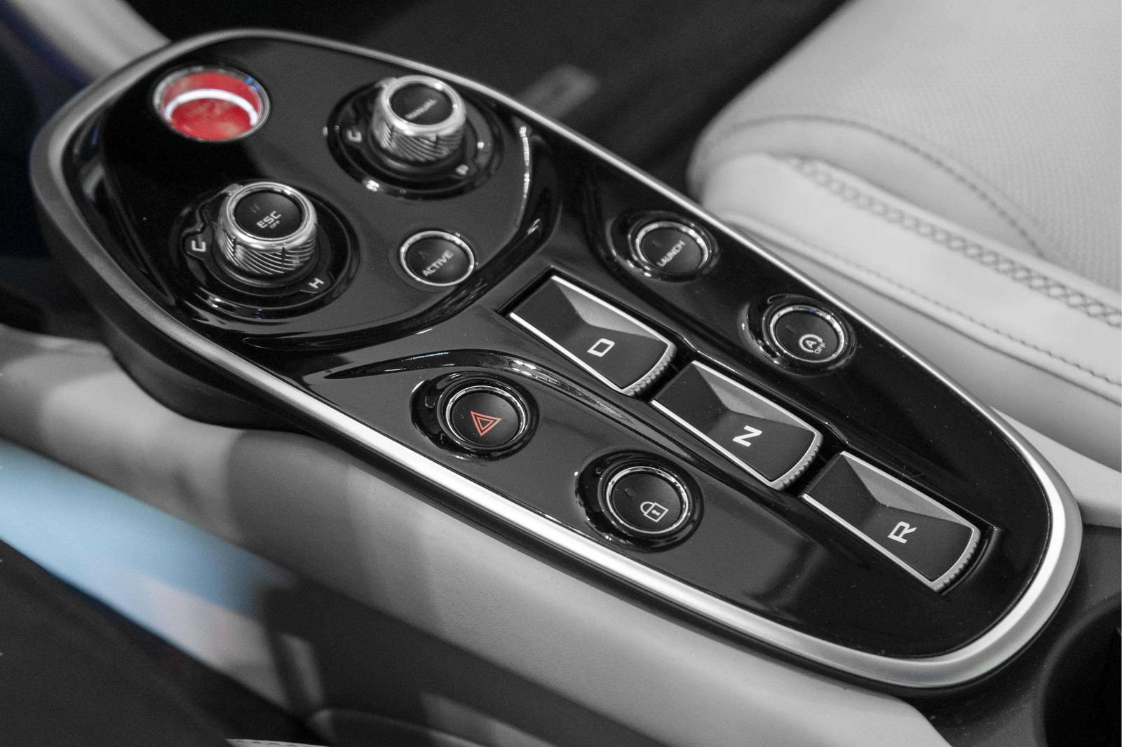 Used 2023 McLaren GT RWD image 30
