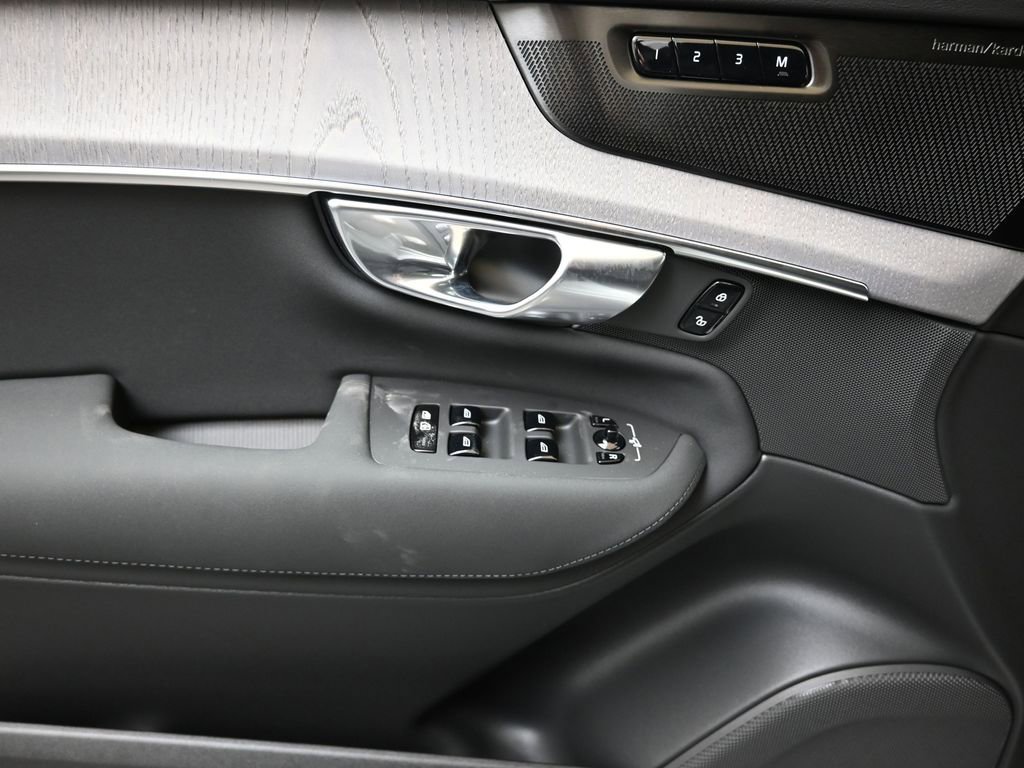 New 2026 Volvo XC90 B6 Ultra w/ Protection Package Premier image 22