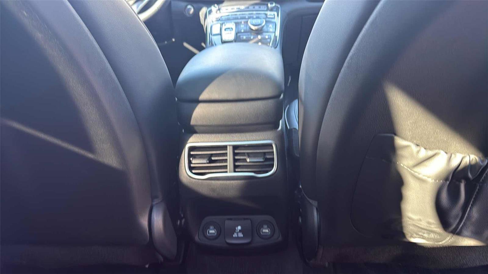 Used 2021 Hyundai Santa Fe Limited image 25