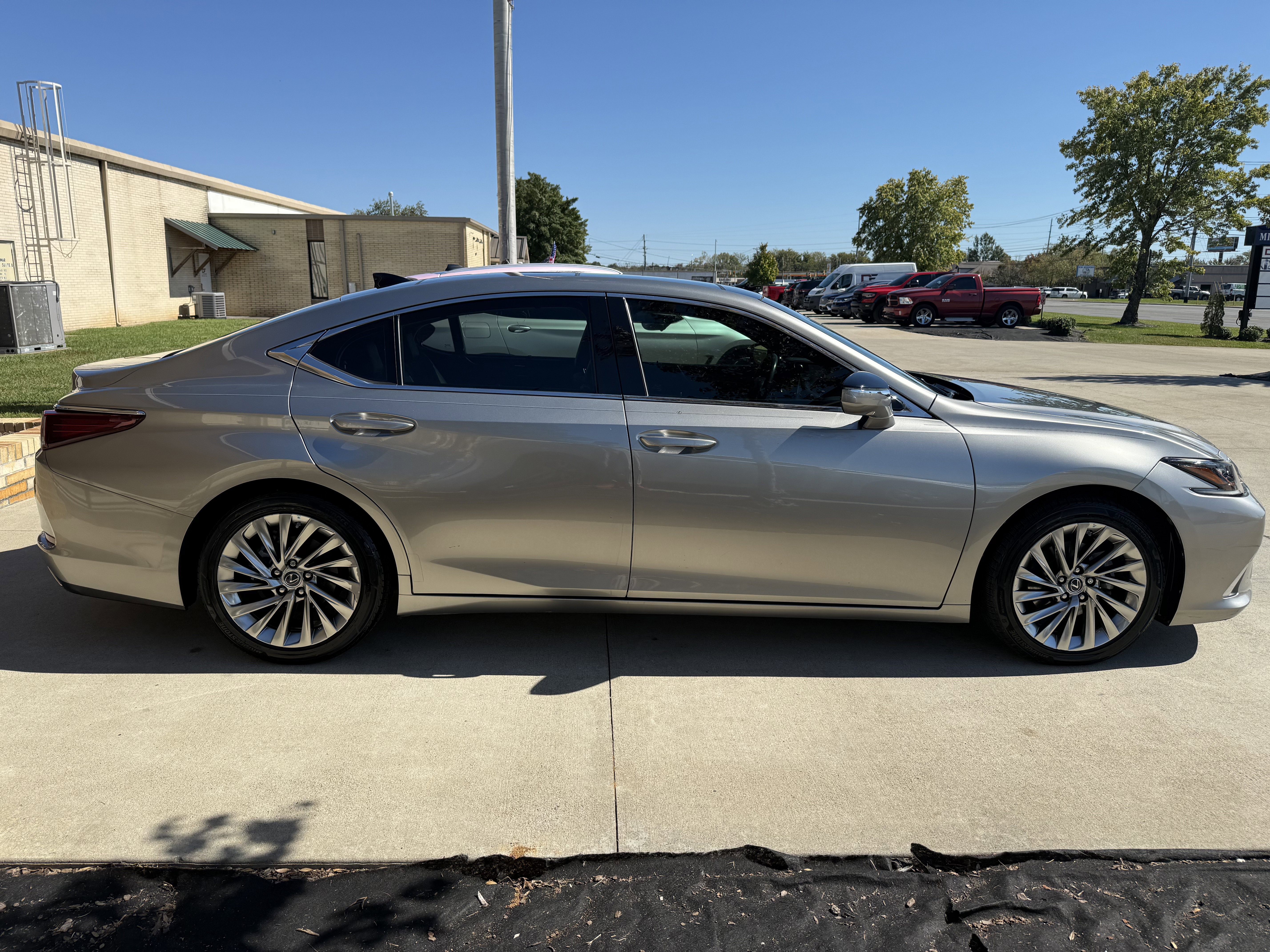 Used 2019 Lexus ES 350 Ultra Luxury image 8