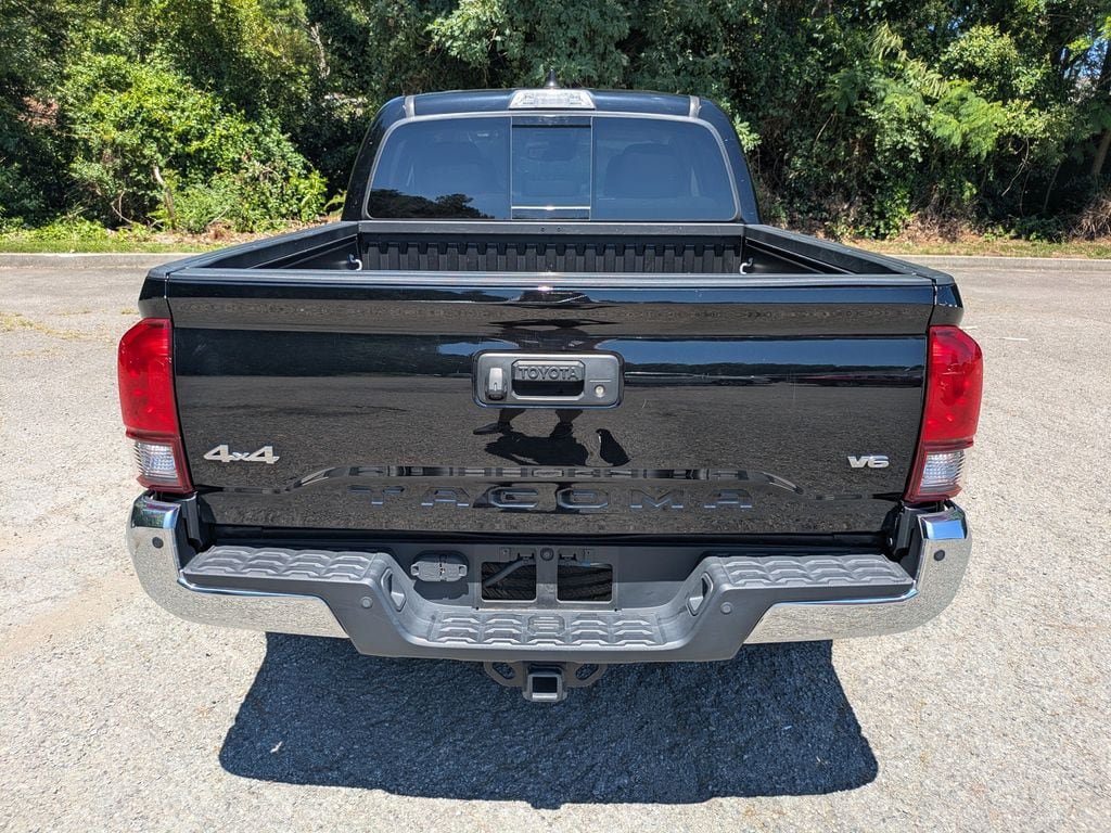 Used 2023 Toyota Tacoma SR5 AWD/4WD image 5