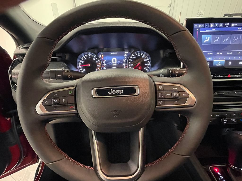 Used 2026 Jeep Compass Trailhawk AWD/4WD image 34