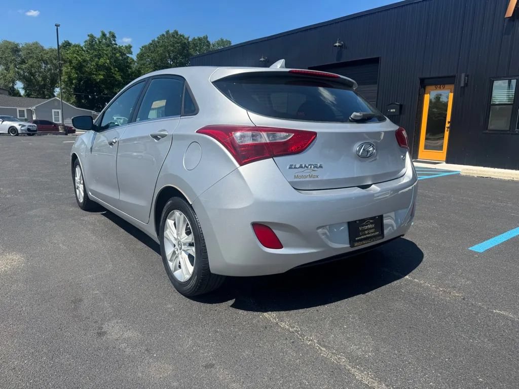 Used 2013 Hyundai Elantra GT FWD image 2