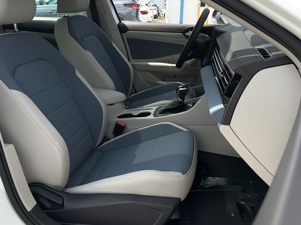 New 2026 Volkswagen Jetta SE image 7