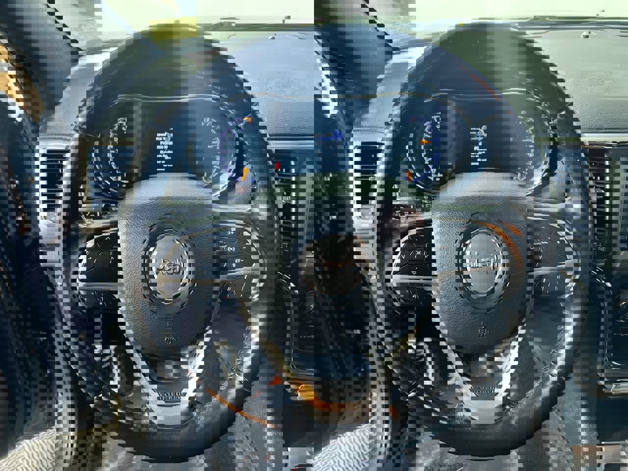 Used 2020 Jeep Grand Cherokee Laredo image 17