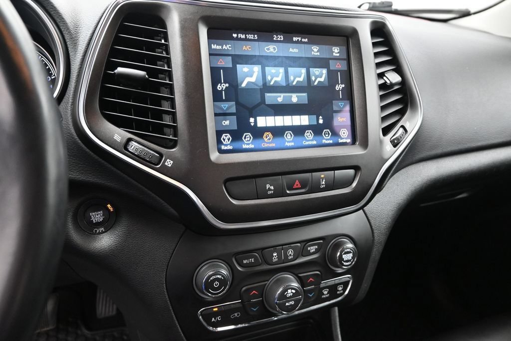 Used 2021 Jeep Cherokee Trailhawk AWD/4WD image 23