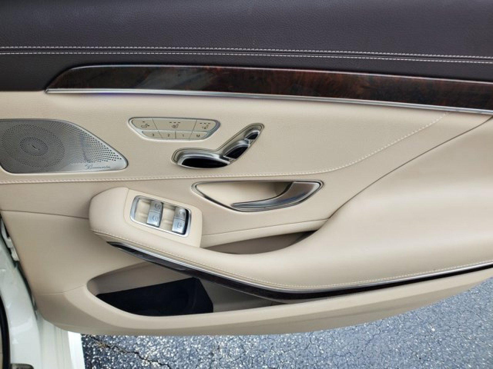 Used 2019 Mercedes-Benz S 560 Sedan w/ AMG Line Exterior image 37