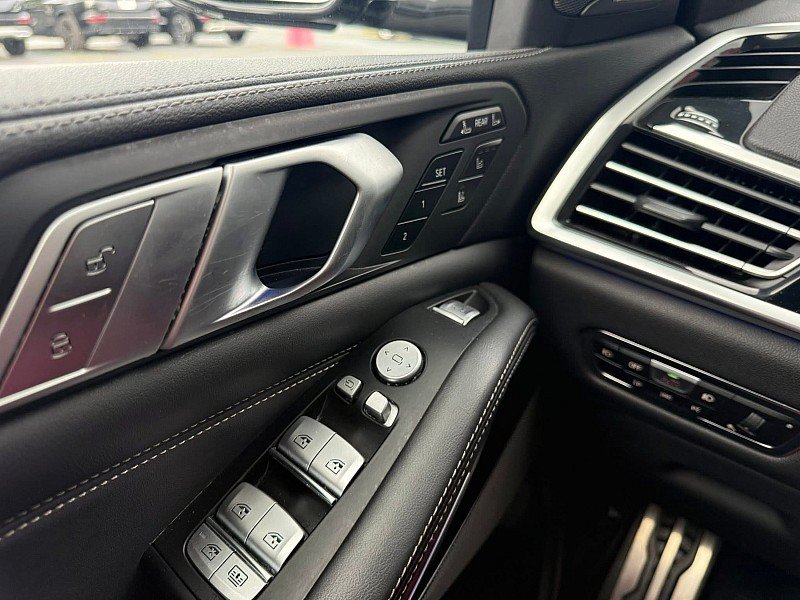 Used 2019 BMW X7 xDrive40i w/ Premium Package AWD/4WD image 9