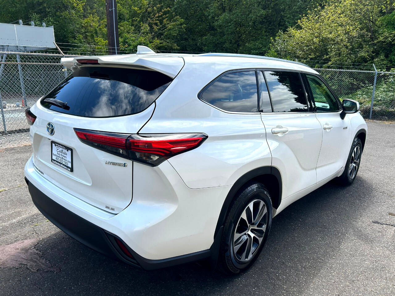 Used 2021 Toyota Highlander XLE image 5