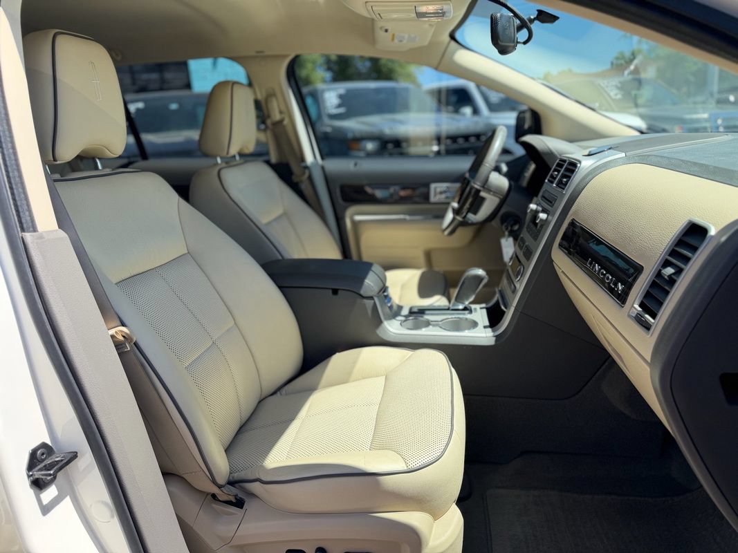 Used 2008 Lincoln MKX AWD image 6