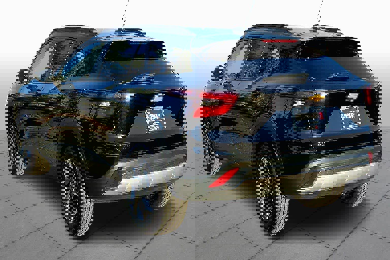 Used 2025 Chevrolet Trax LT w/ LT Convenience Package image 11