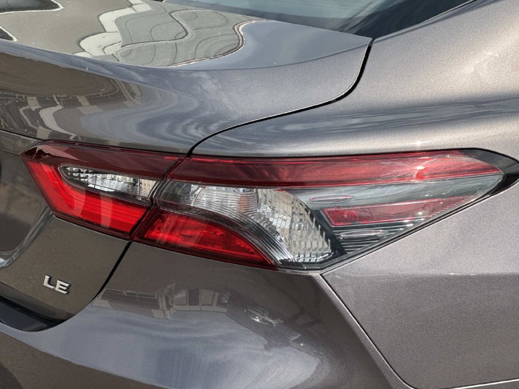 Used 2022 Toyota Camry LE w/ Convenience Package FWD image 10