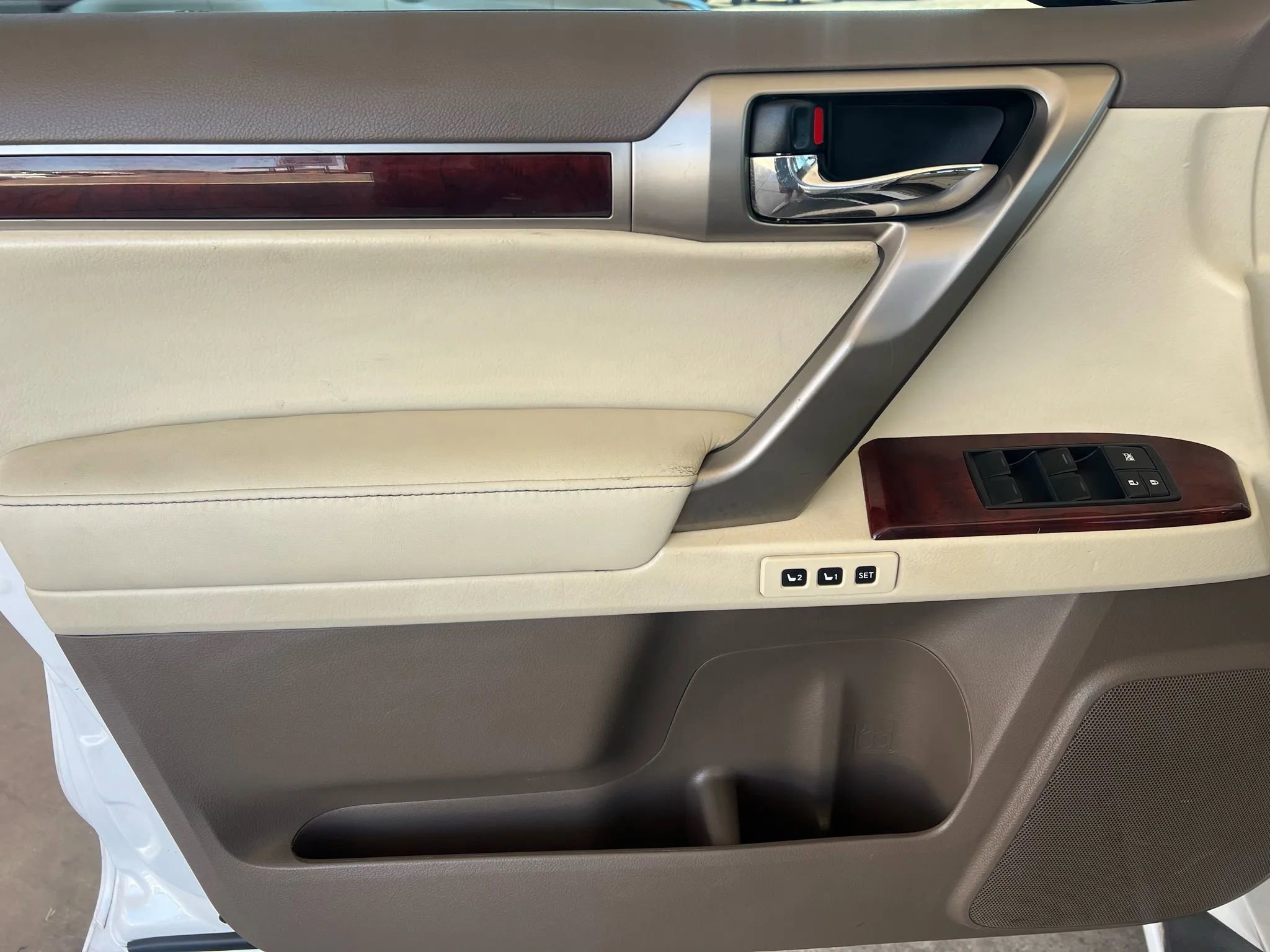 Used 2012 Lexus GX 460 image 9