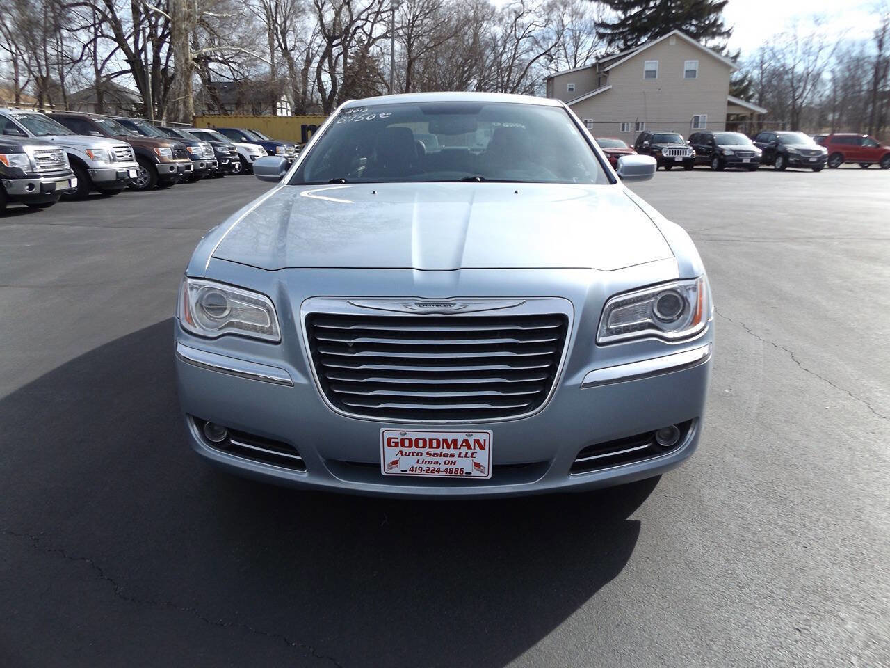Used 2013 Chrysler 300 w/ Driver Convenience Group image 2
