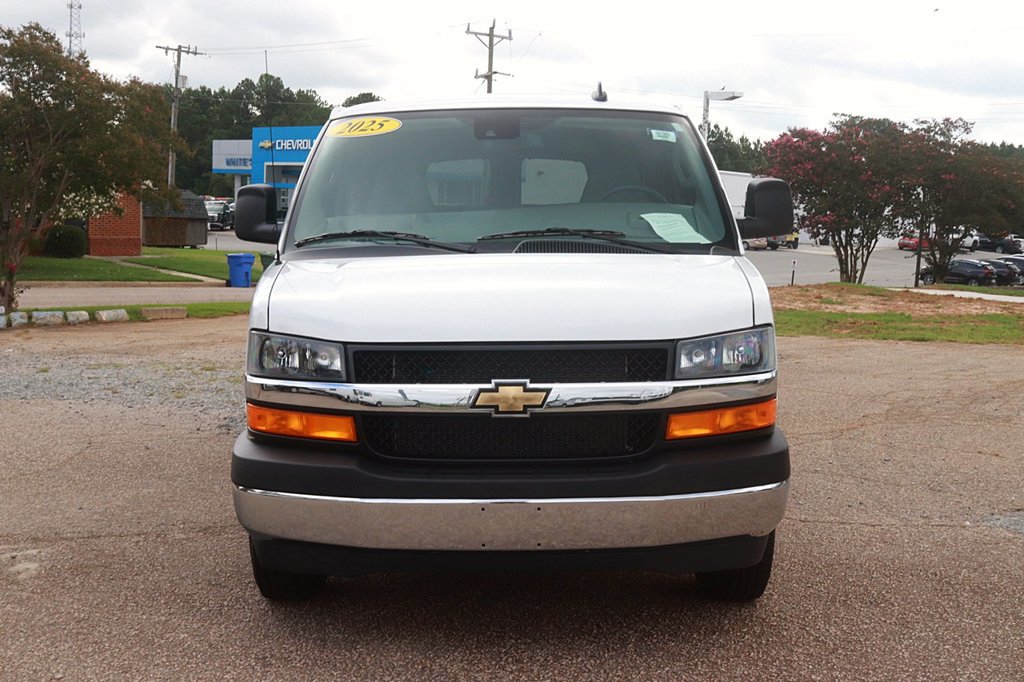 Used 2025 Chevrolet Express 3500 LT w/ LT Preferred Equipment Group RWD image 2
